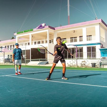 Cancun Tennis Inn Канкун Екстериор снимка