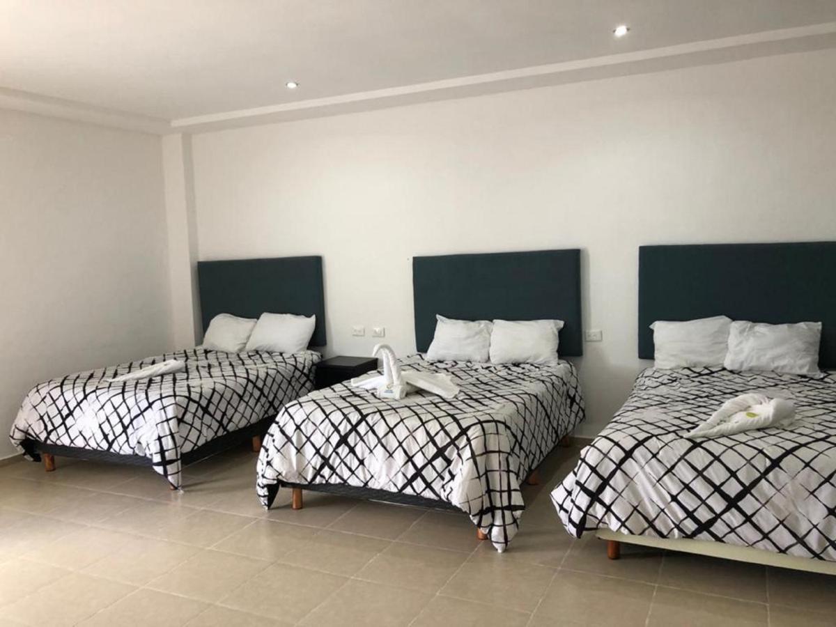 Cancun Tennis Inn Канкун Екстериор снимка