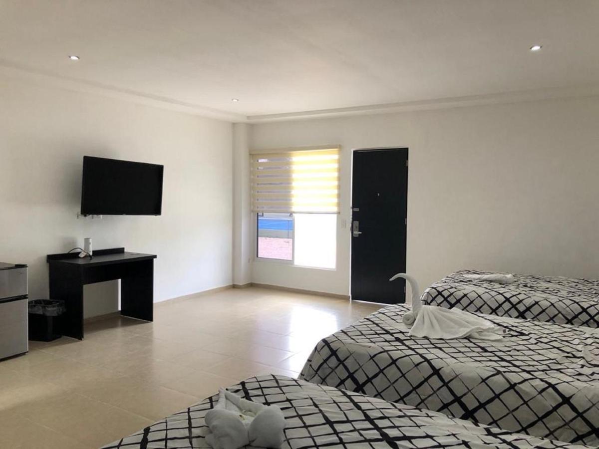 Cancun Tennis Inn Канкун Екстериор снимка